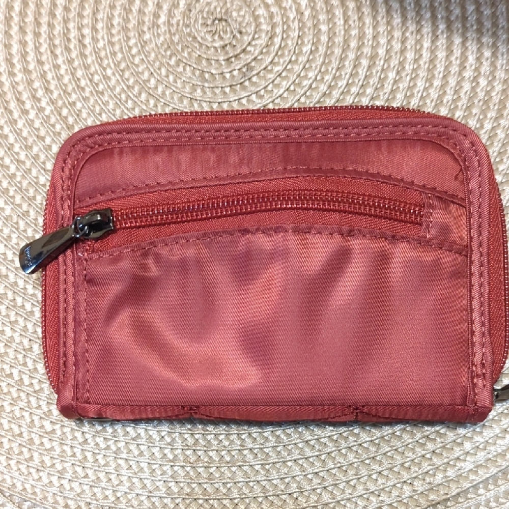 Quilted Red Wallet - Picture 3 of 7